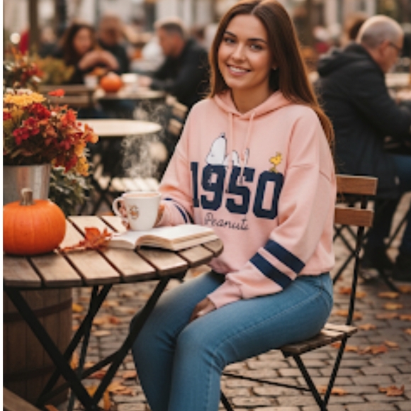 Snoopy Cropped Sweatshirt Light Orange - Picture 3 of 8